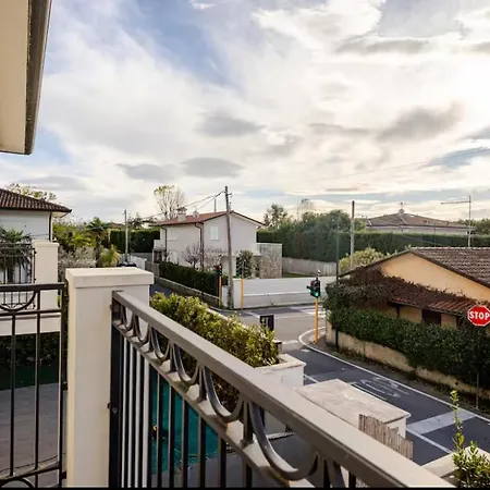 Jade - 4 Bdr And Swimming Pool - Dei Marmi Vakantiehuis Forte dei Marmi